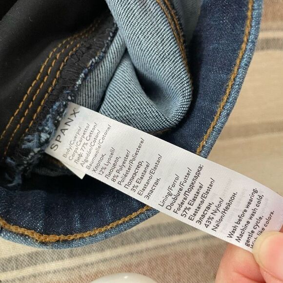 Spanx 20231R Cropped Flare Denim Jeans Medium Wash Dip Dye Hem S - Picture 7 of 7